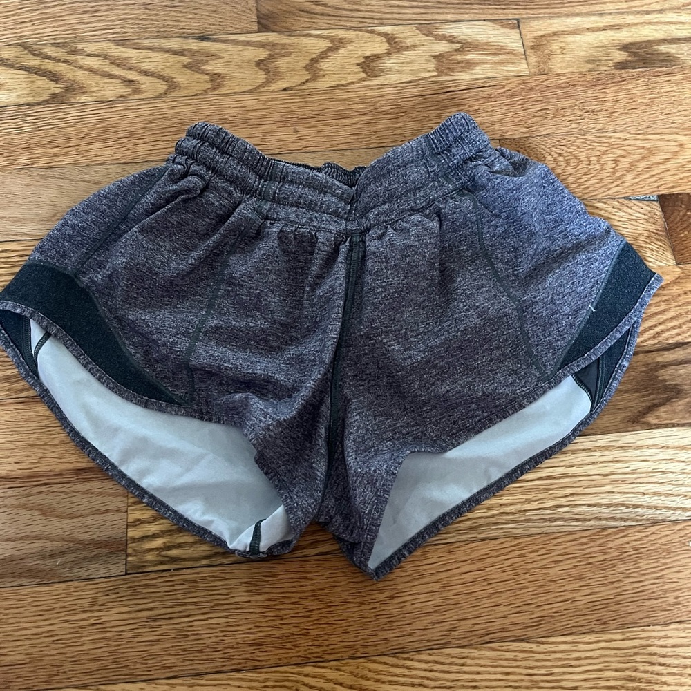 Lululemon hotty hot 2.5 inch